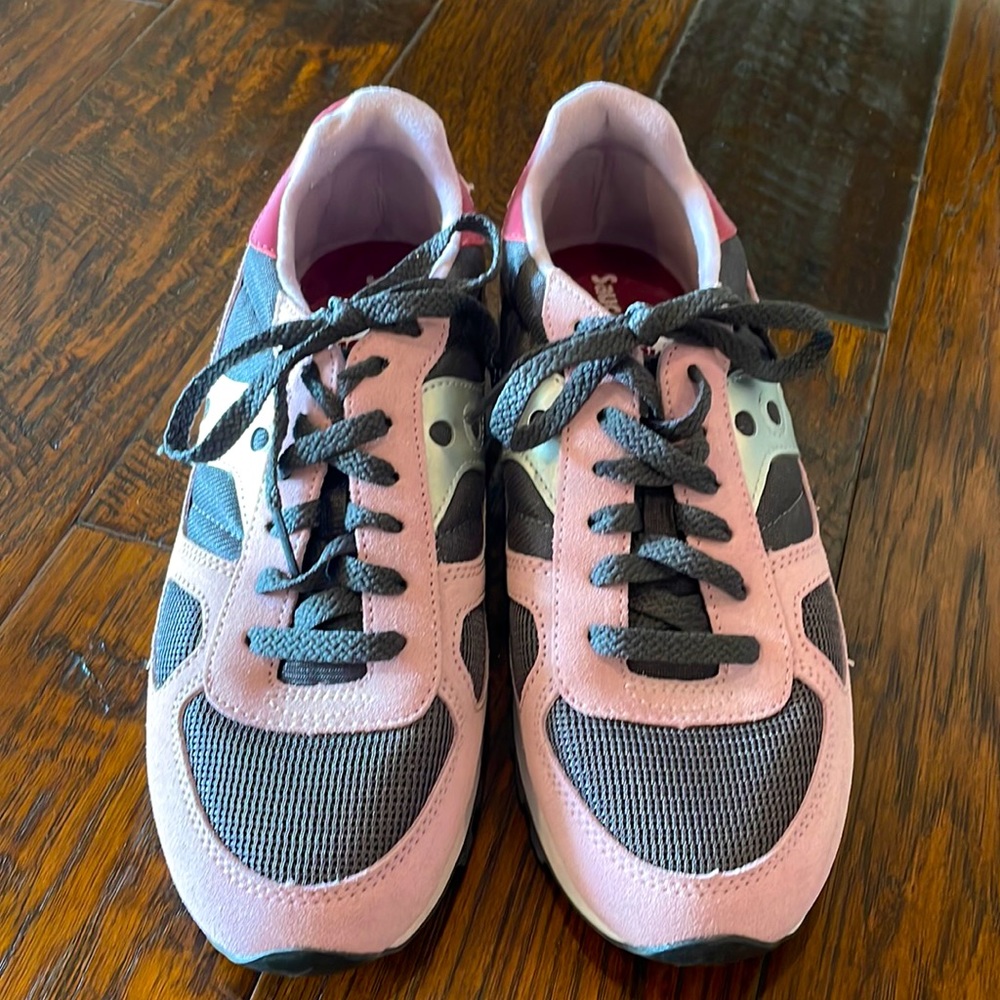 Saucony size 9, new without tags